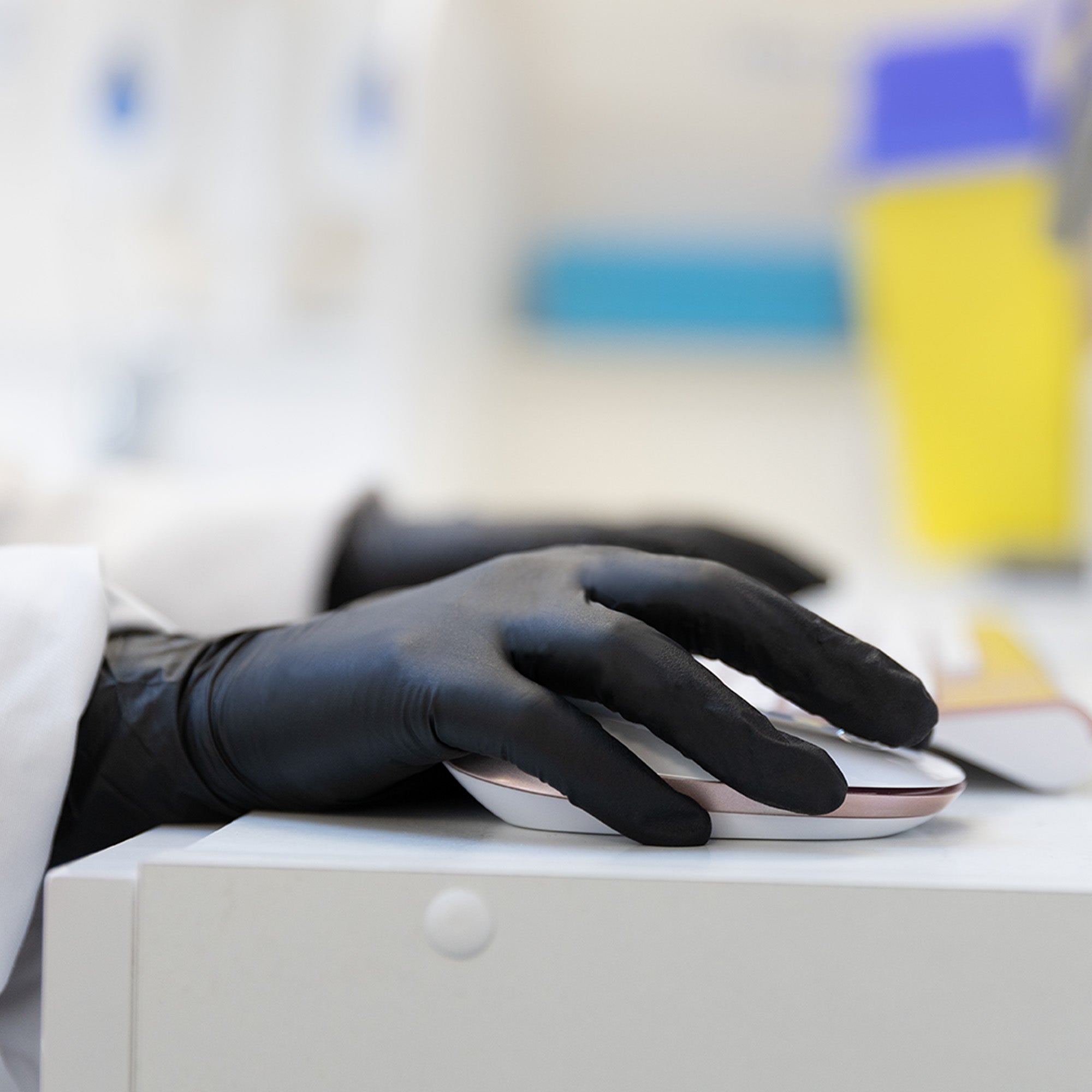 Absolute 100 – Black Powder Free Nitrile Gloves – 100 gloves