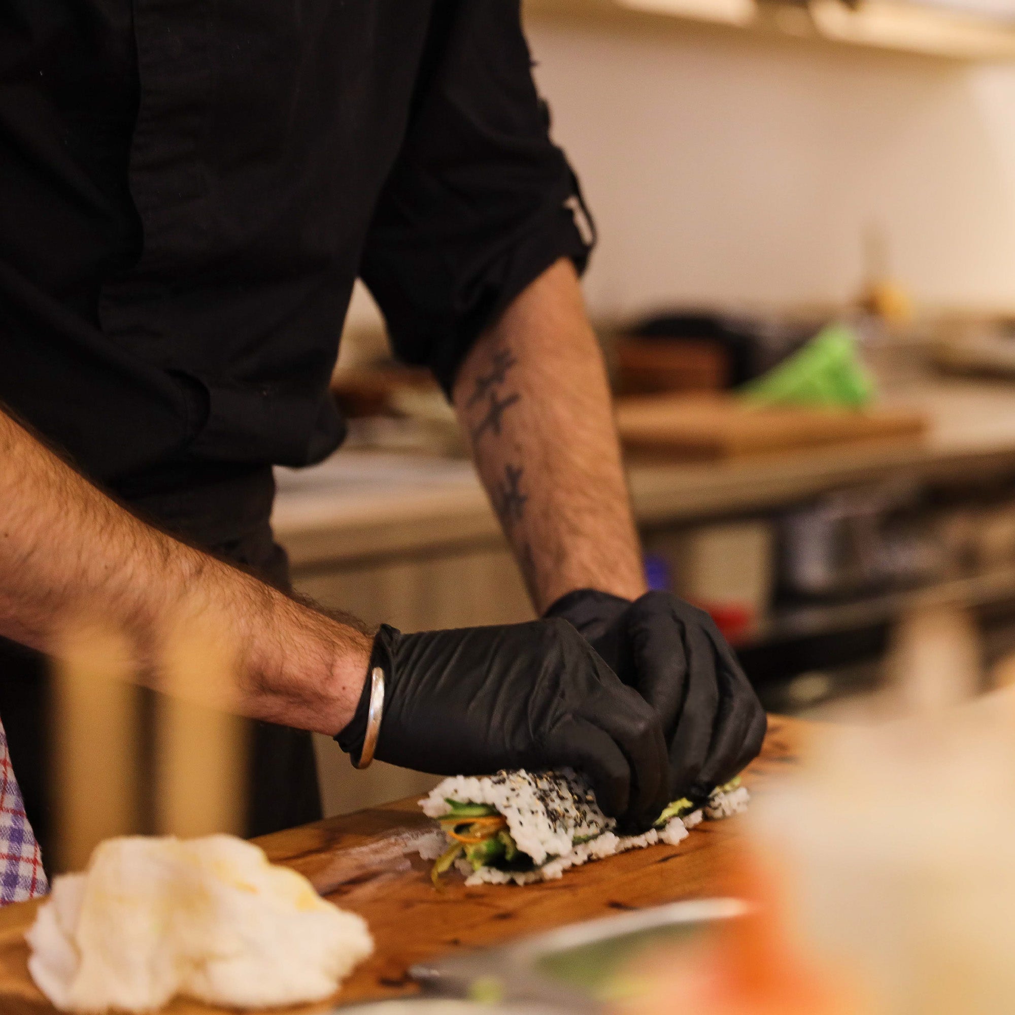 Absolute 100 – Black Powder Free Nitrile Gloves – 100 gloves